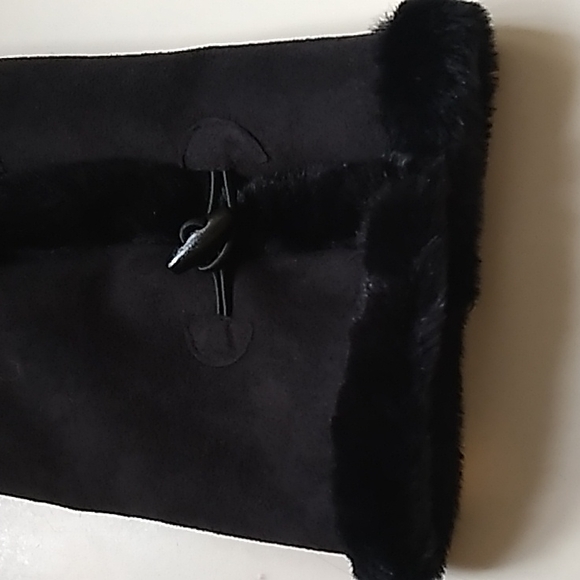 European black vegan suede and fur leg warmers - Picture 3 of 11